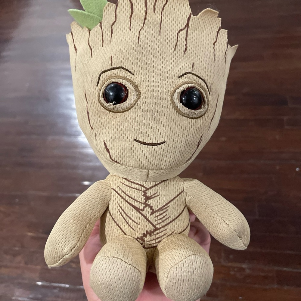 Baby groot plushie